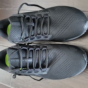 Black on Black Nike Air Zoom Pegasus 35